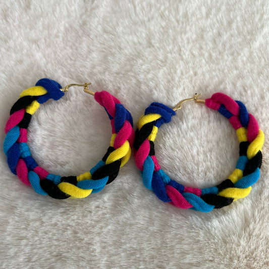Boucles d’oreilles créoles en lacets multicolores