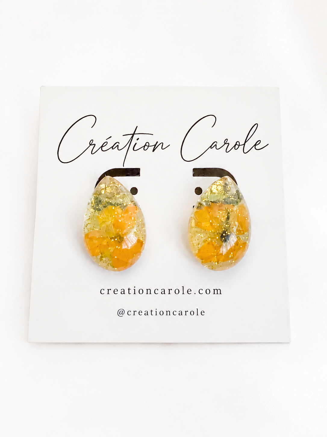 Boucles d’oreilles Fleur d’Or – Résine artisanale