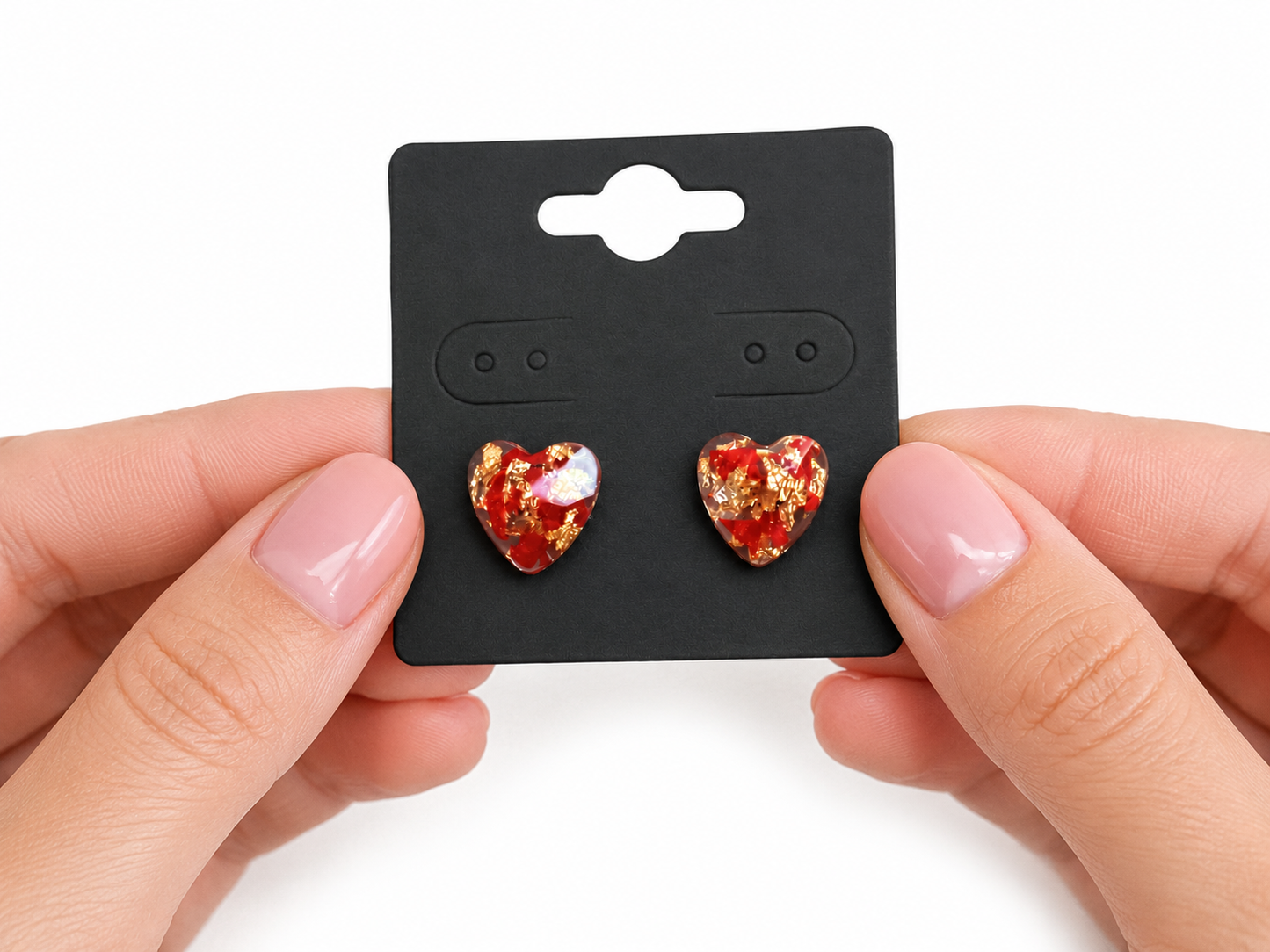 Boucles d’oreilles “Cœur Passion” en résine rouge et éclats dorés