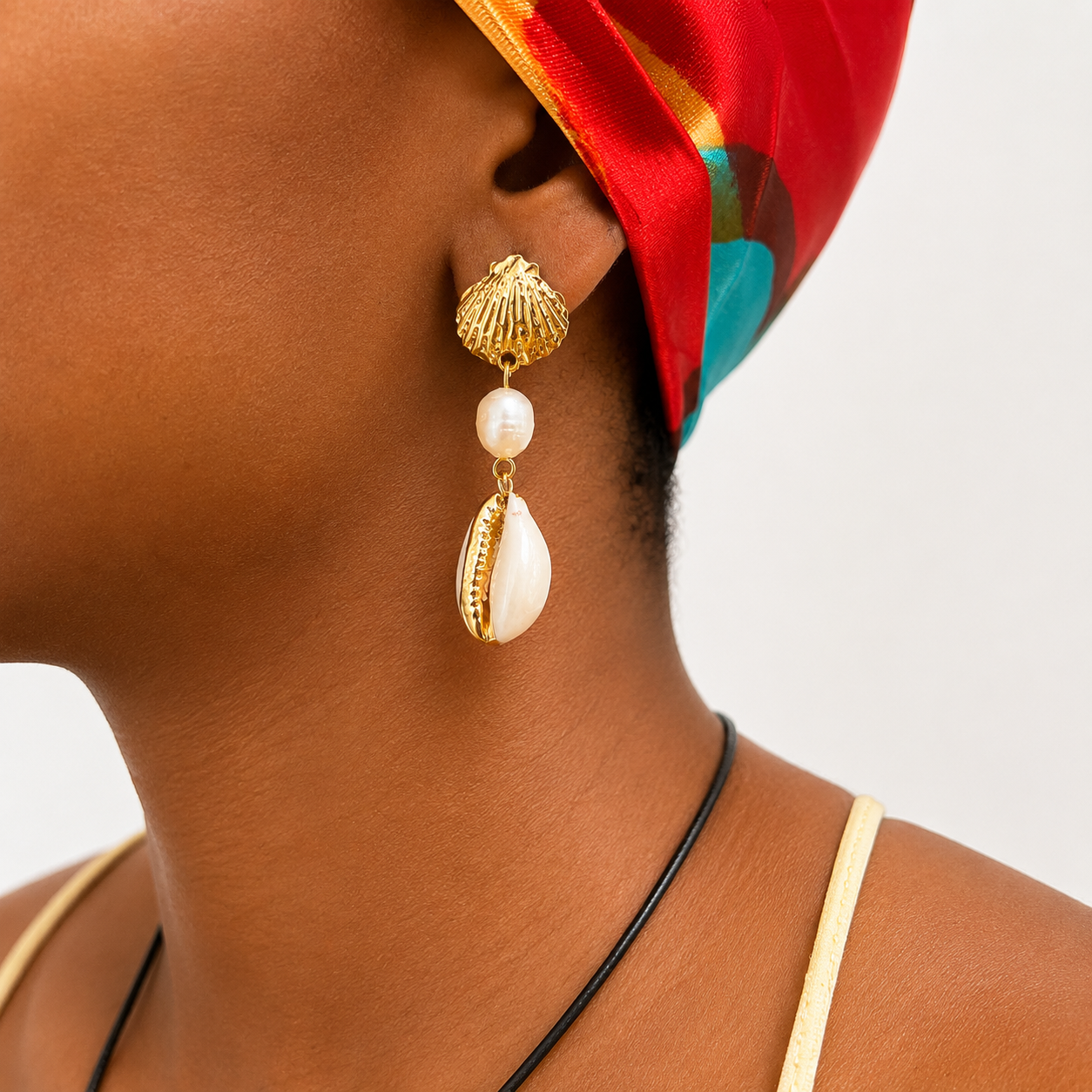 Boucles d’oreilles Cauri & Perle Dorée