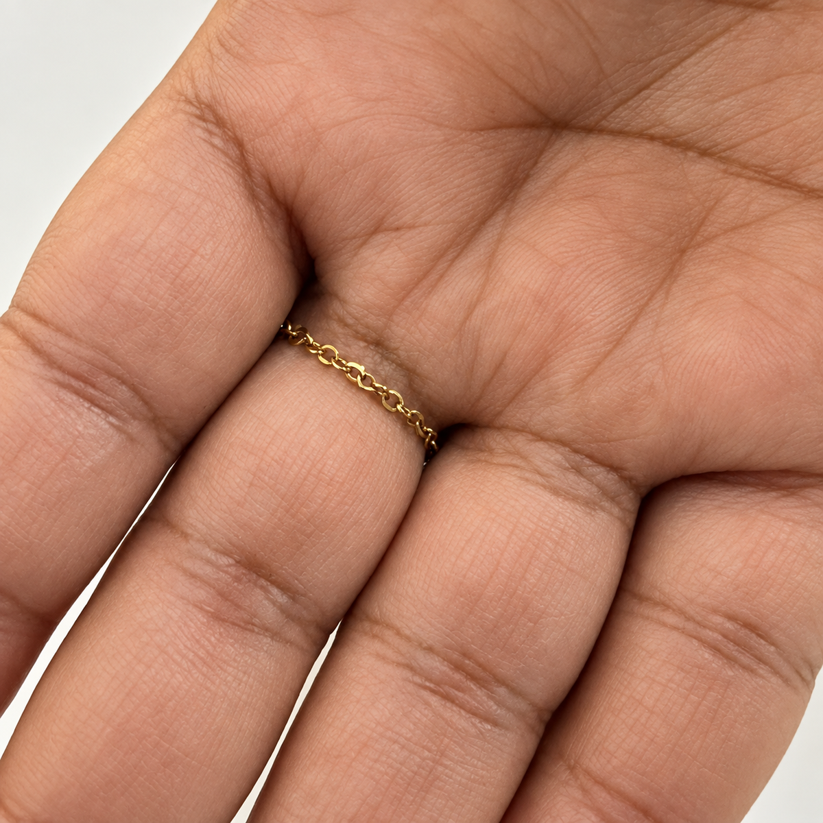 Bague fine dorée avec perle d’eau douce