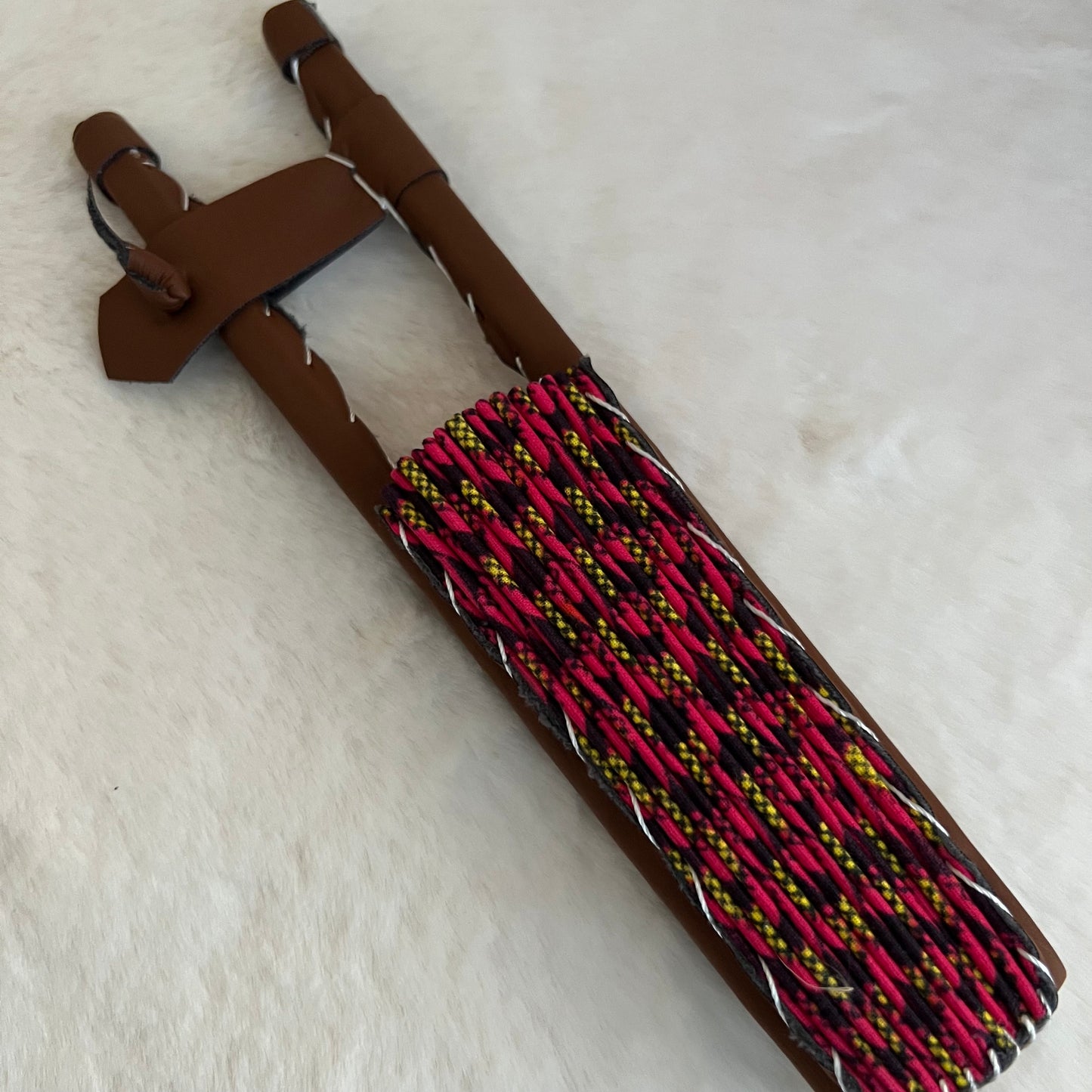 Éventail africain wax rouge et noir