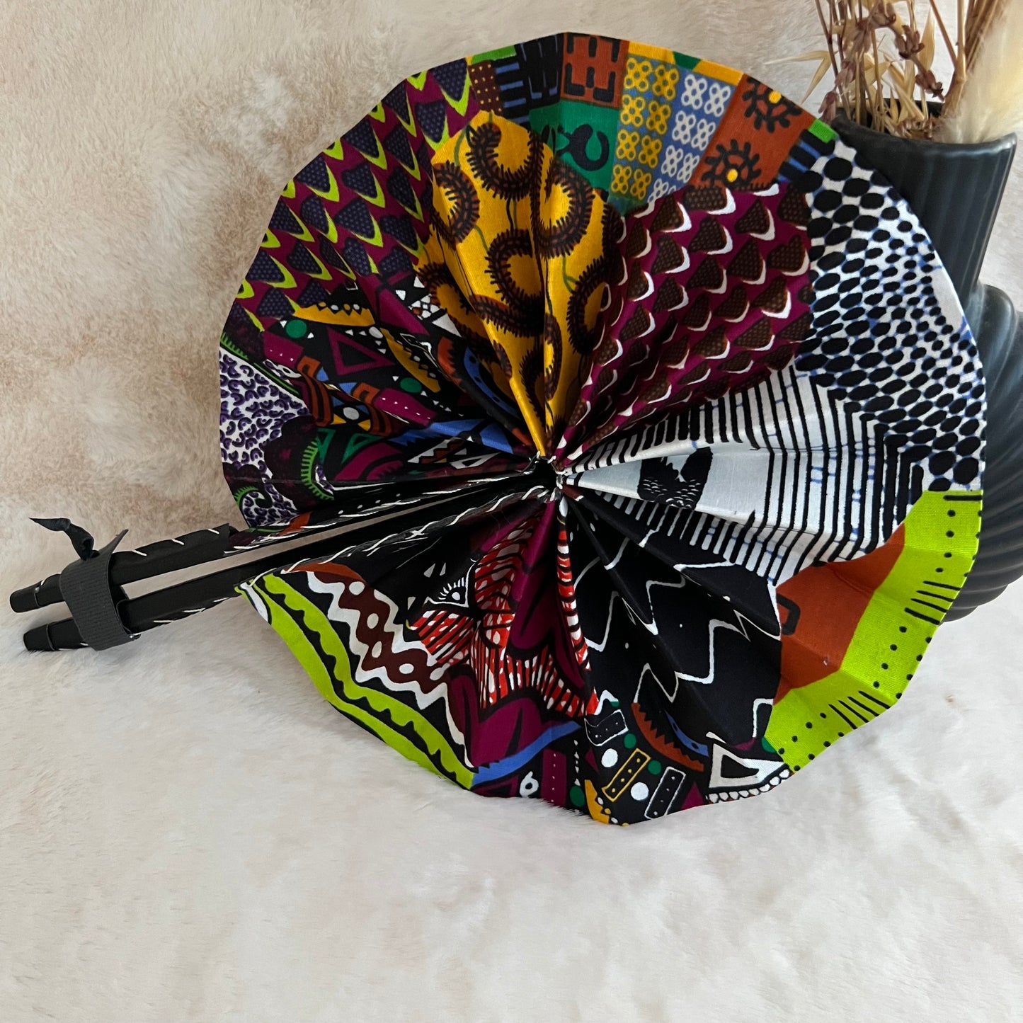 Éventail africain multicolore en wax