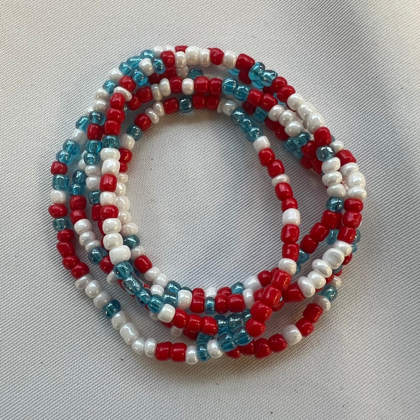 Bijou en perles multifonction rouge, blanc et bleu