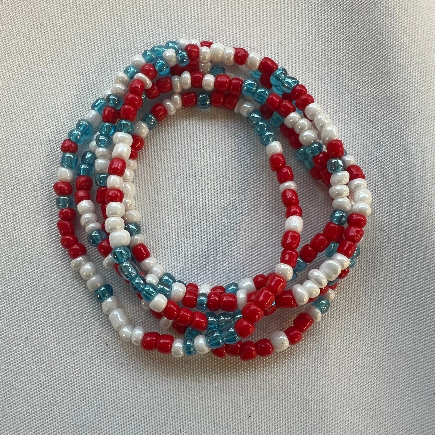 Bijou en perles multifonction rouge, blanc et bleu