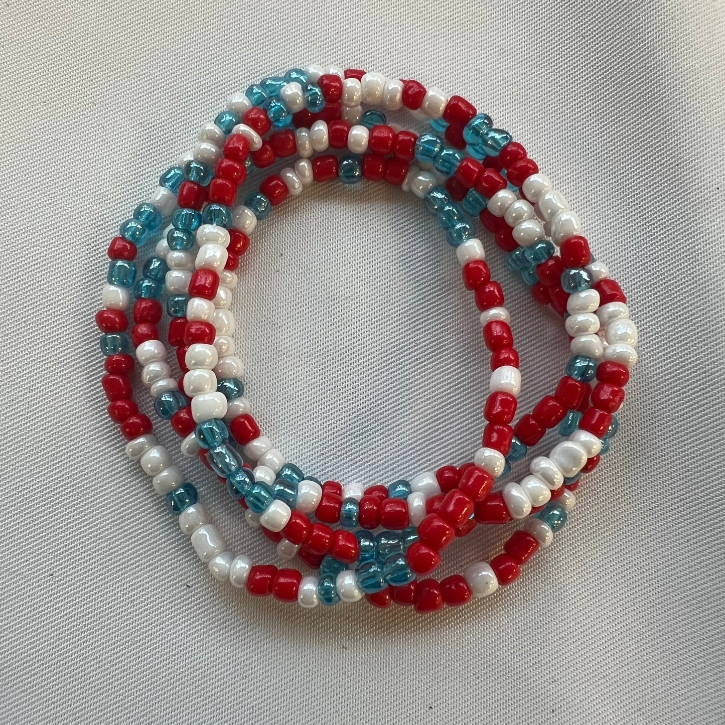 Bijou en perles multifonction rouge, blanc et bleu